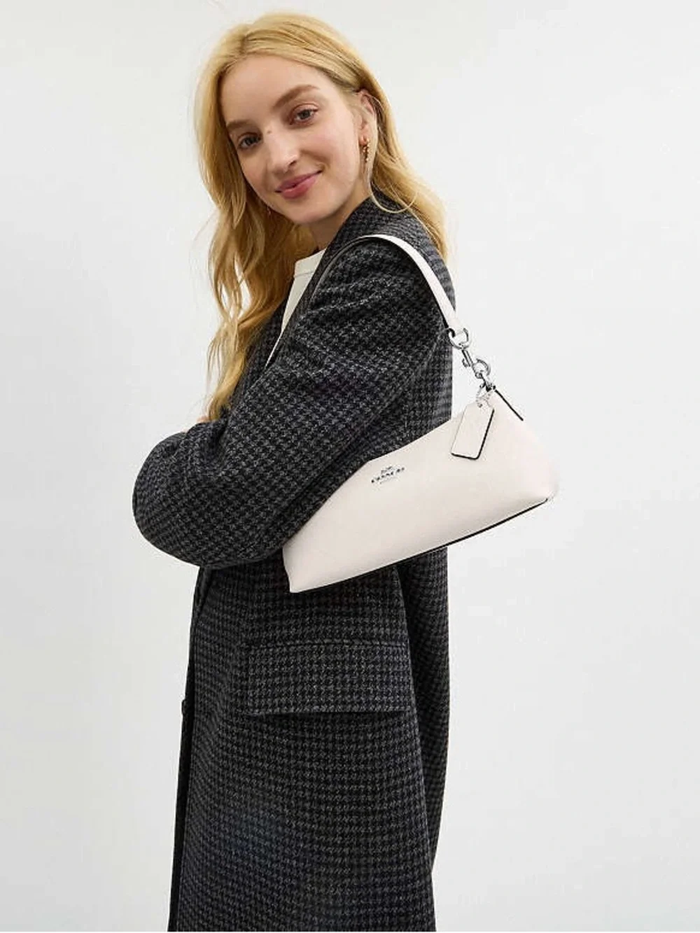 🤍COACH Charlotte Shoulder Bag